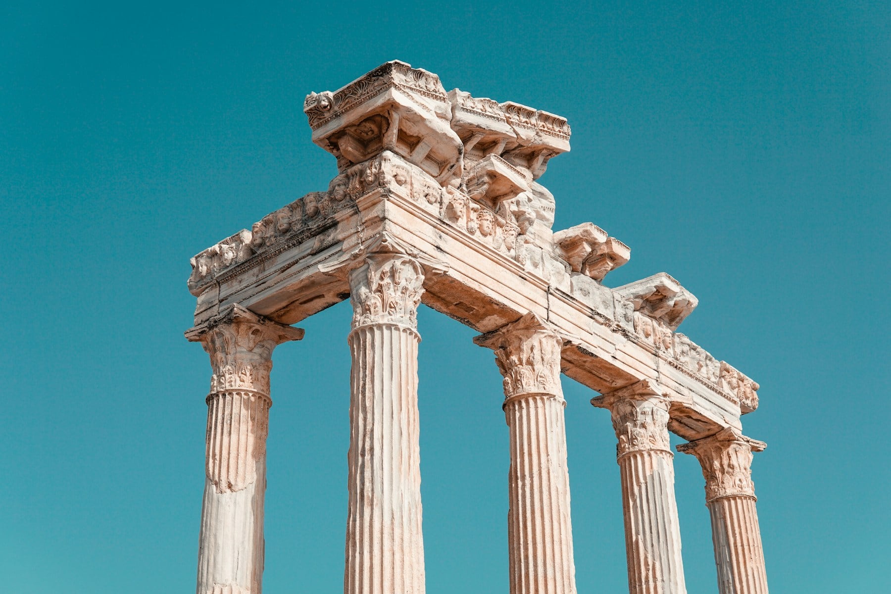 Side Apollon Tapınağı ve Akdeniz kıyısı